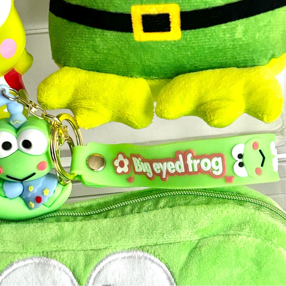 💚Keroppi Adorable Christmas 4-Piece Plush Bundle! - Picture 6 of 10